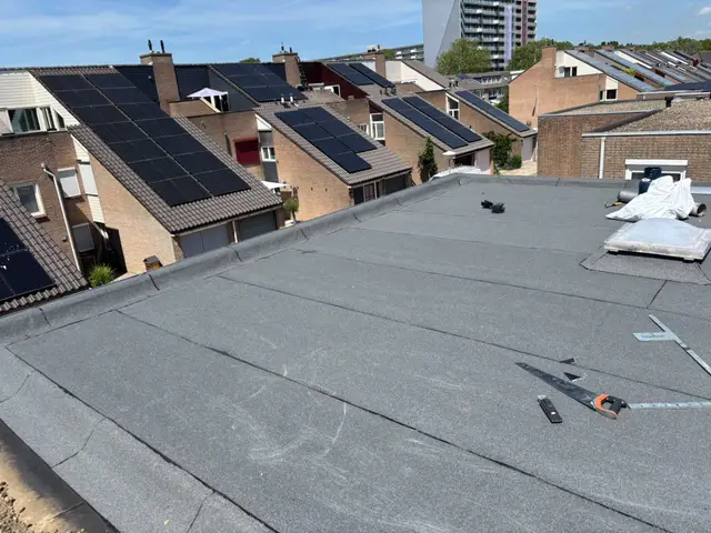 Nieuwe dakbedekking wordt aangebracht